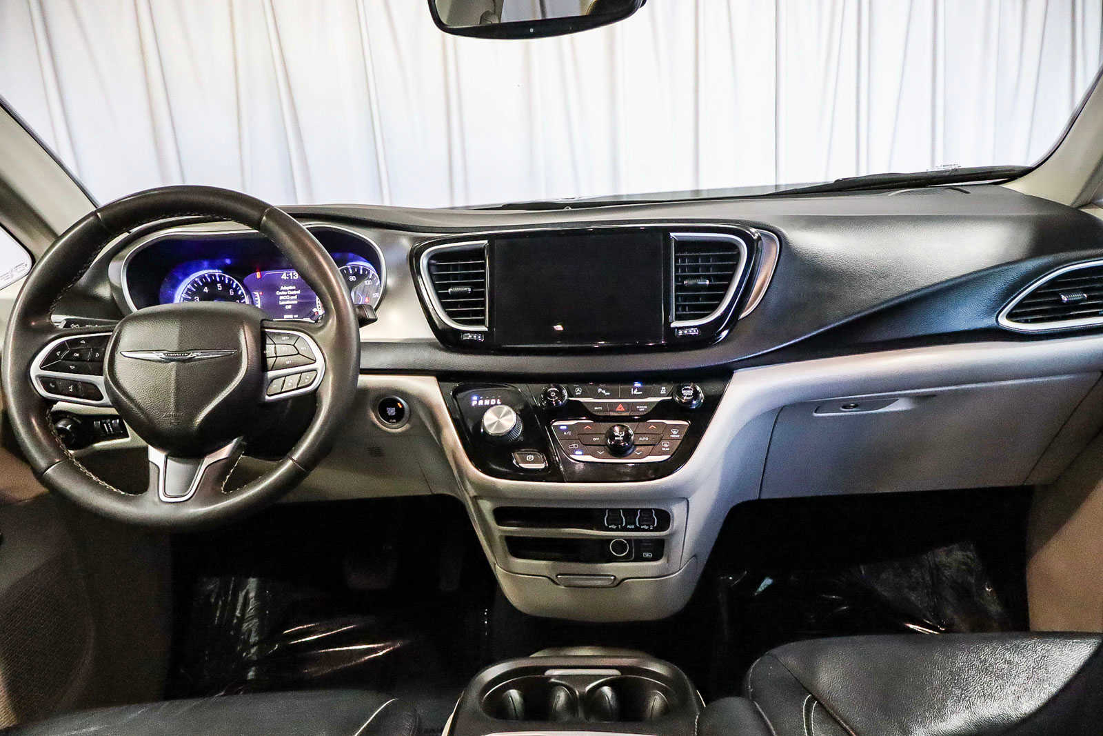 2022 Chrysler Pacifica Touring L 11