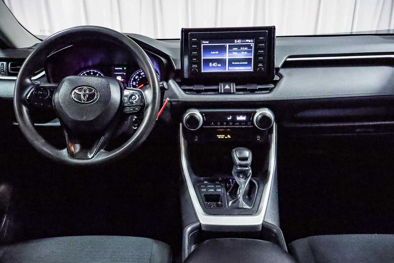 2019 Toyota RAV4 LE 12