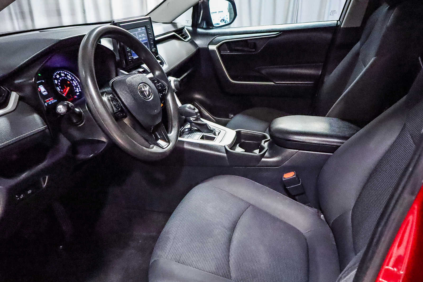 2019 Toyota RAV4 LE 17