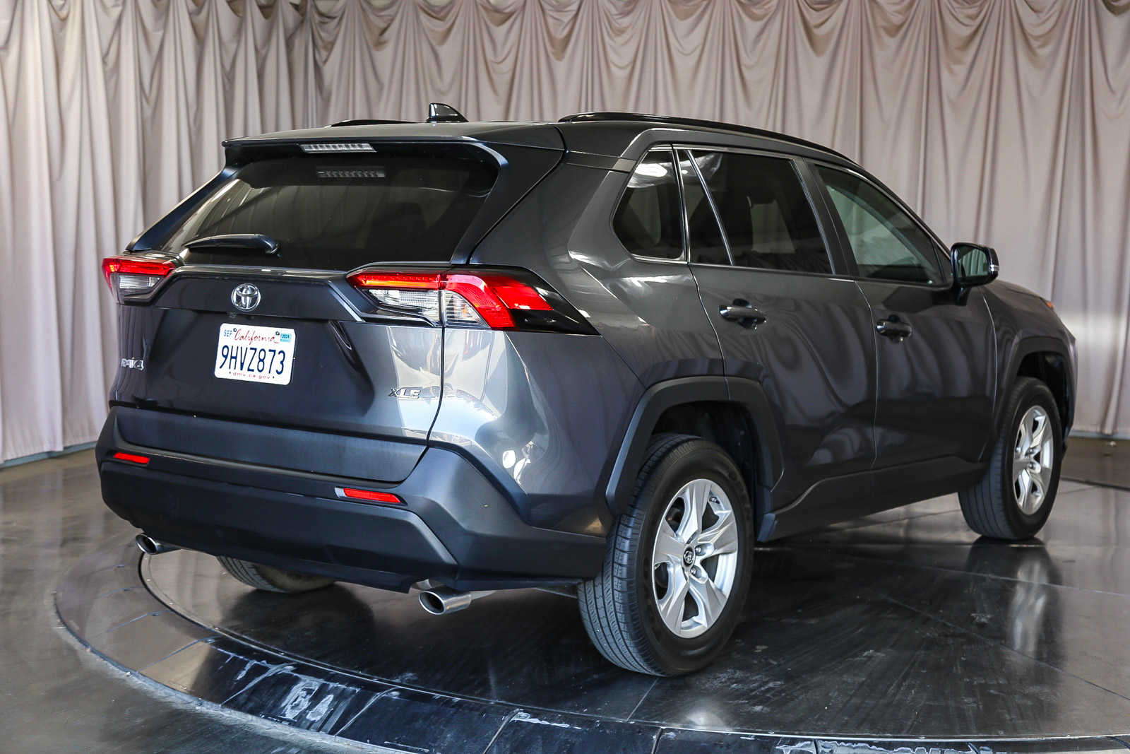 2019 Toyota RAV4 XLE 4