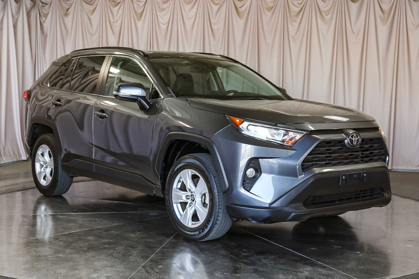 2019 Toyota RAV4 XLE 6