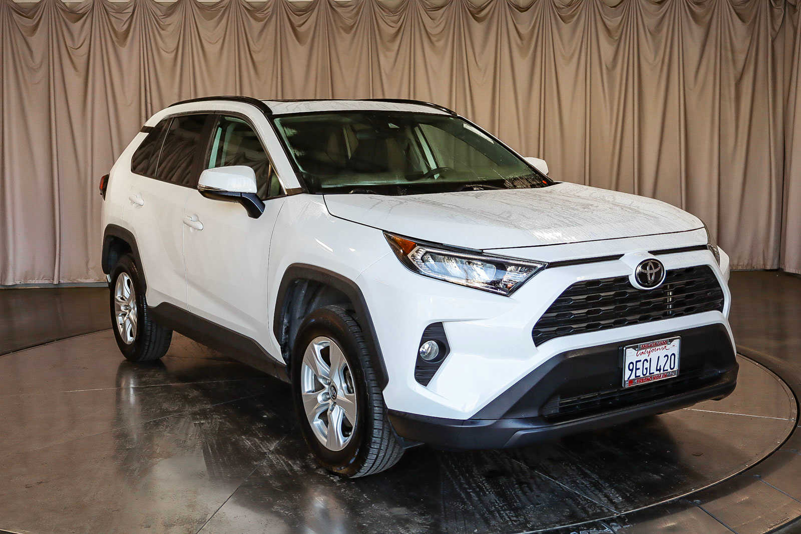 2019 Toyota RAV4 XLE 5