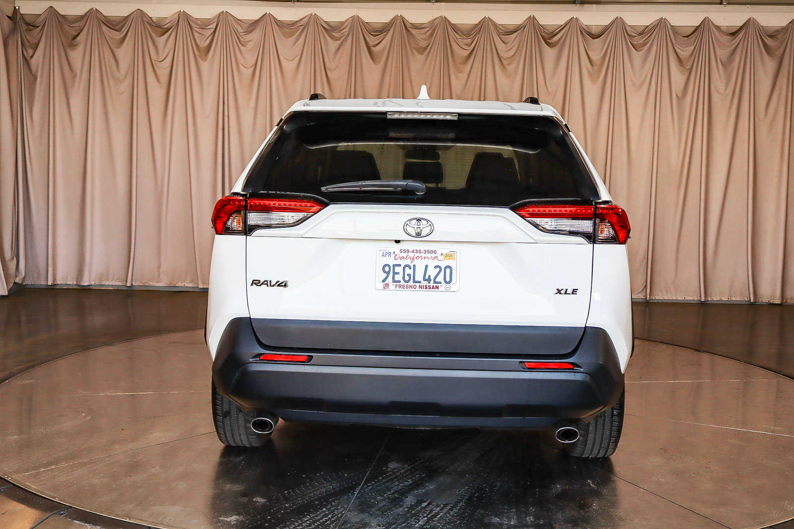 2019 Toyota RAV4 XLE 3