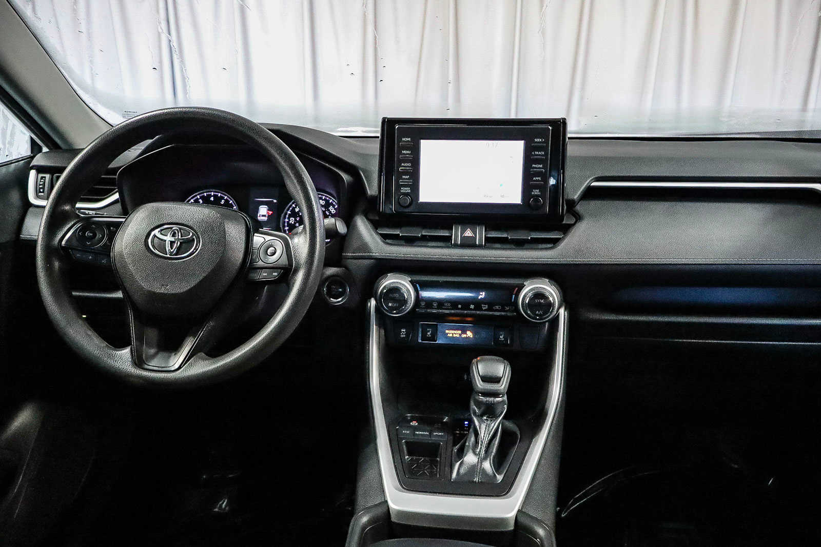 2019 Toyota RAV4 XLE 12