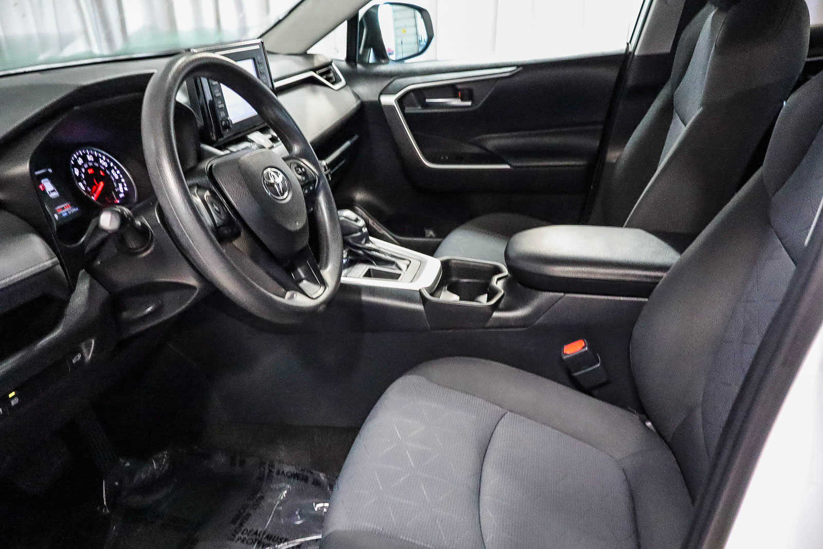 2019 Toyota RAV4 XLE 17