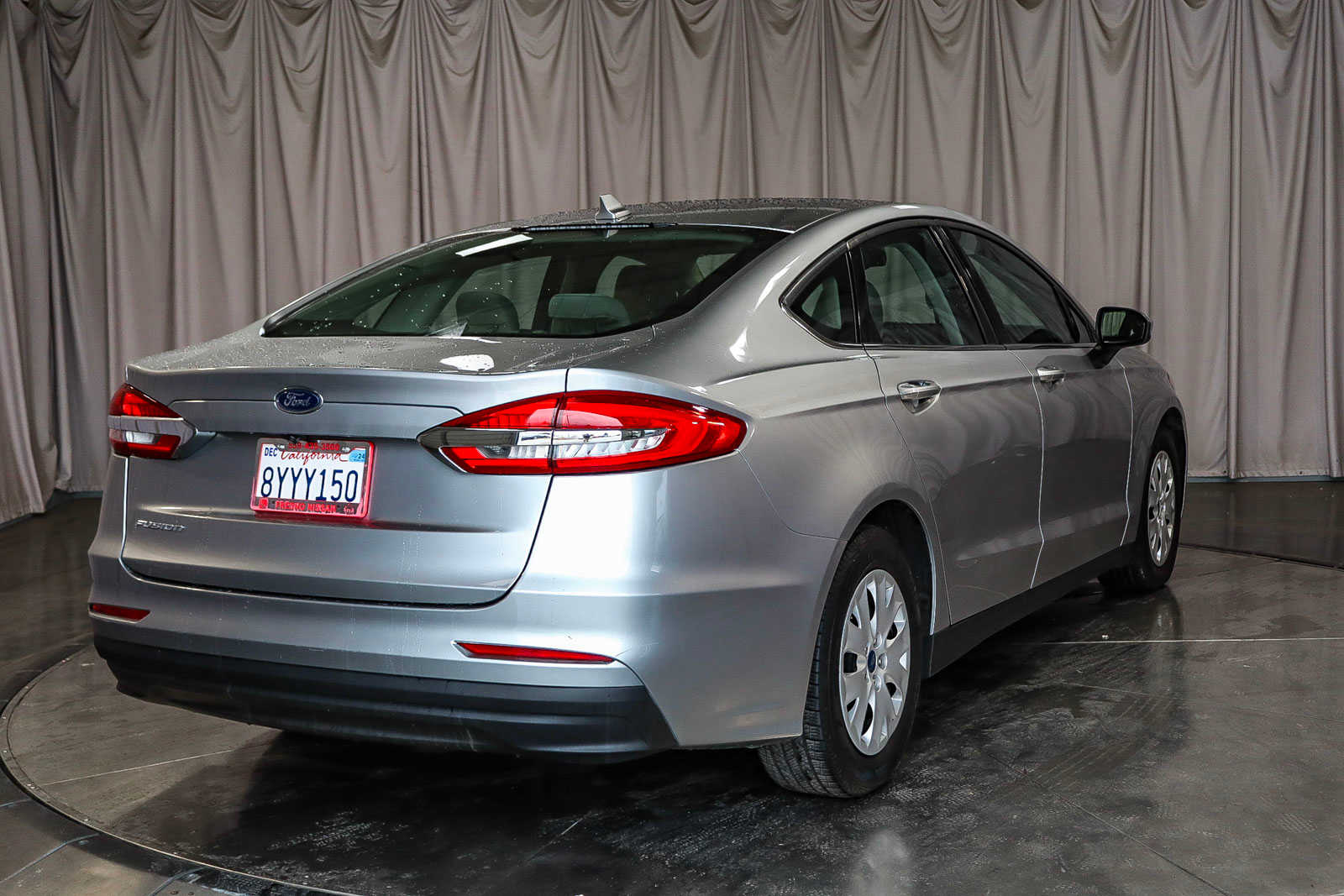 2020 Ford Fusion S 4