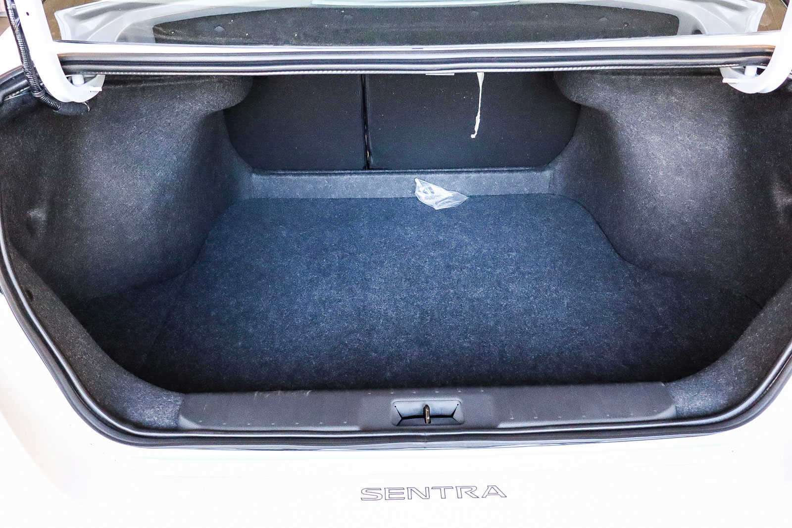 2025 Nissan Sentra SV 27