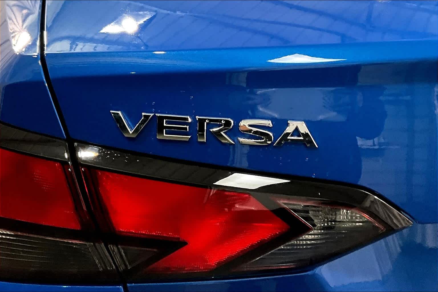 2024 Nissan Versa S 7