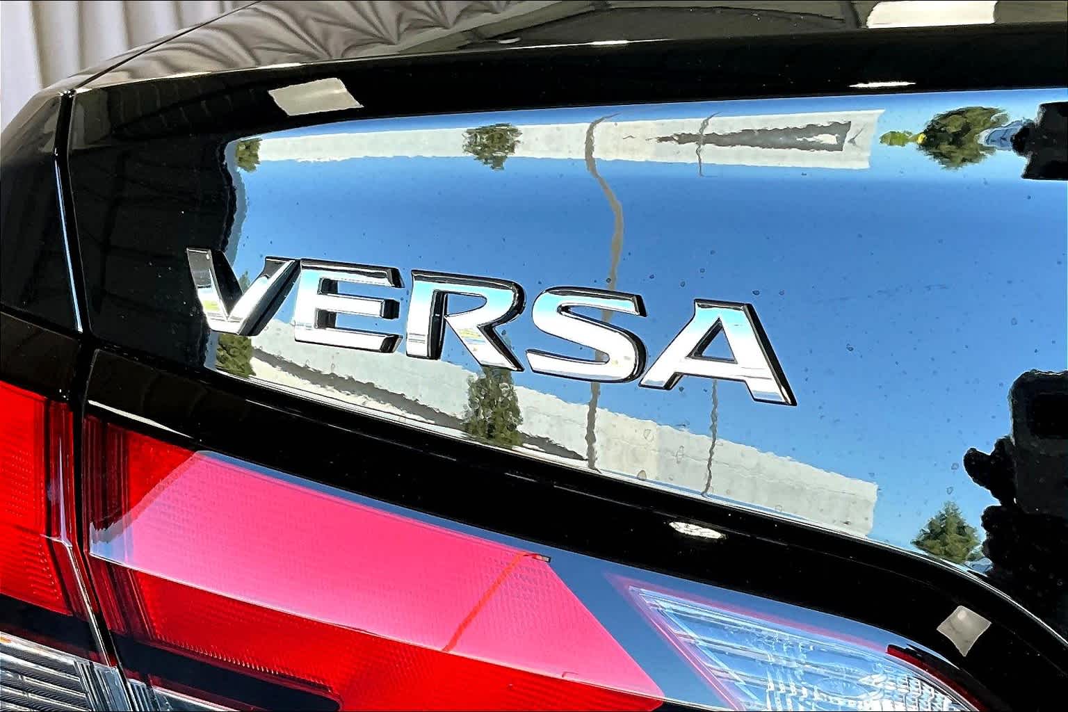 2024 Nissan Versa S 7