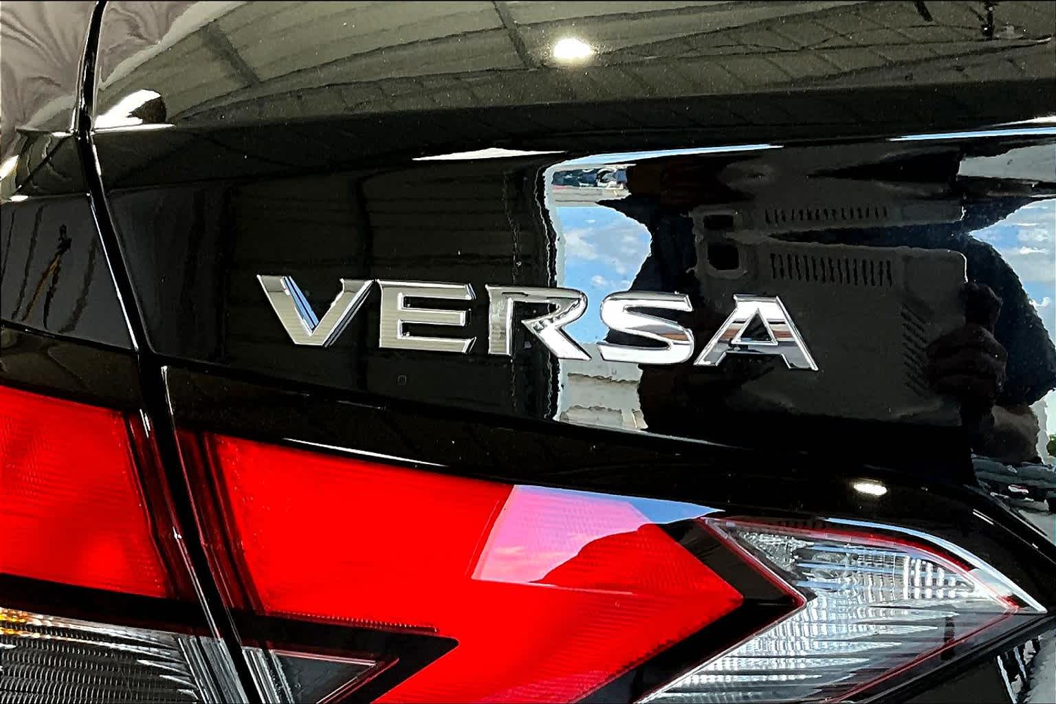 2024 Nissan Versa S 7