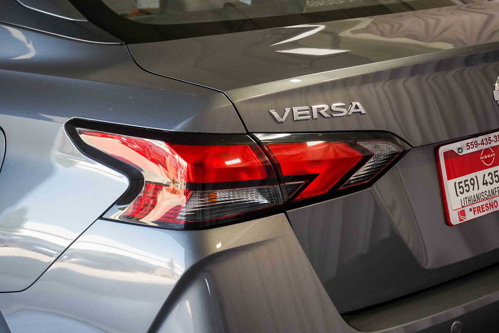 2021 Nissan Versa SV 8