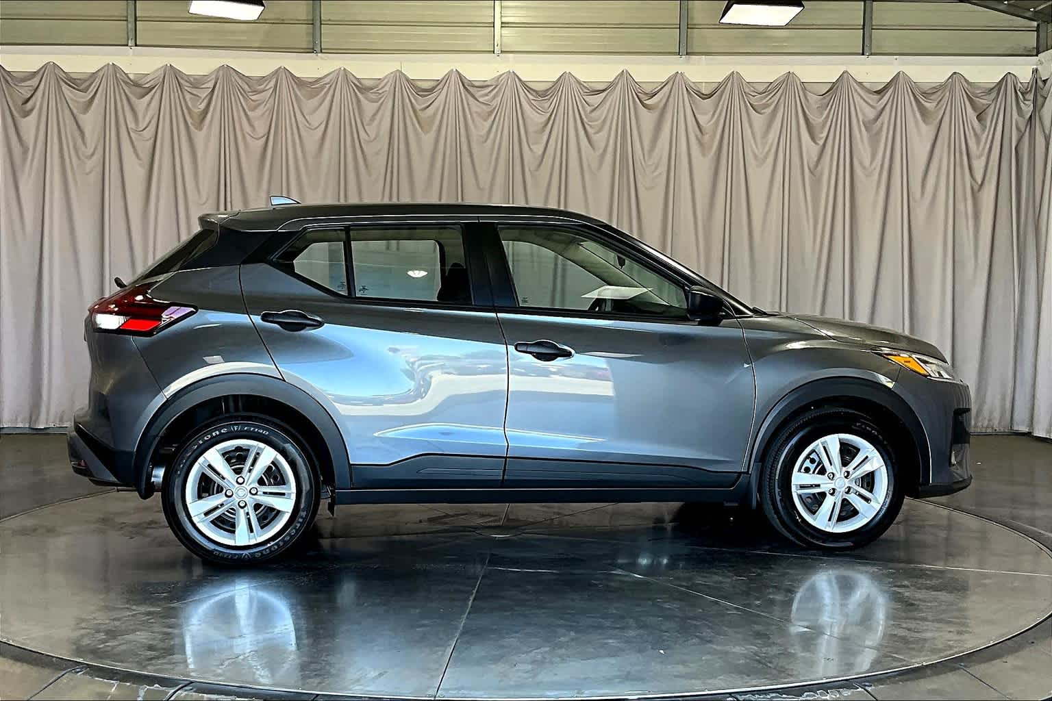 2024 Nissan Kicks S 22