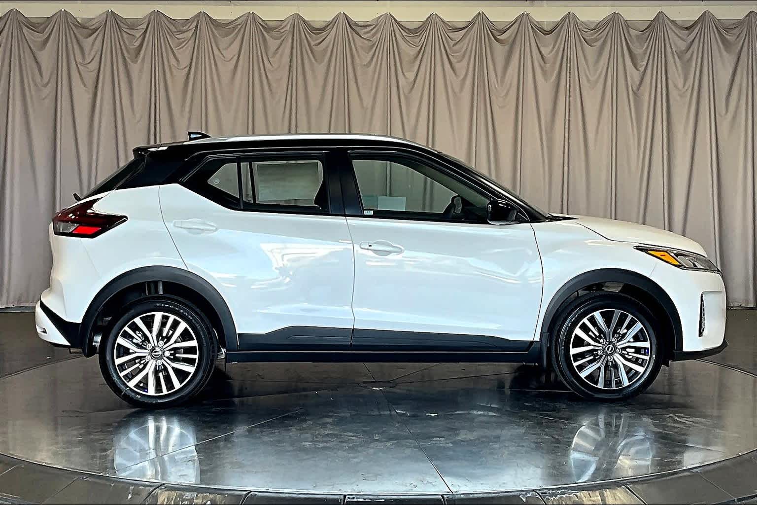 2024 Nissan Kicks SV 23