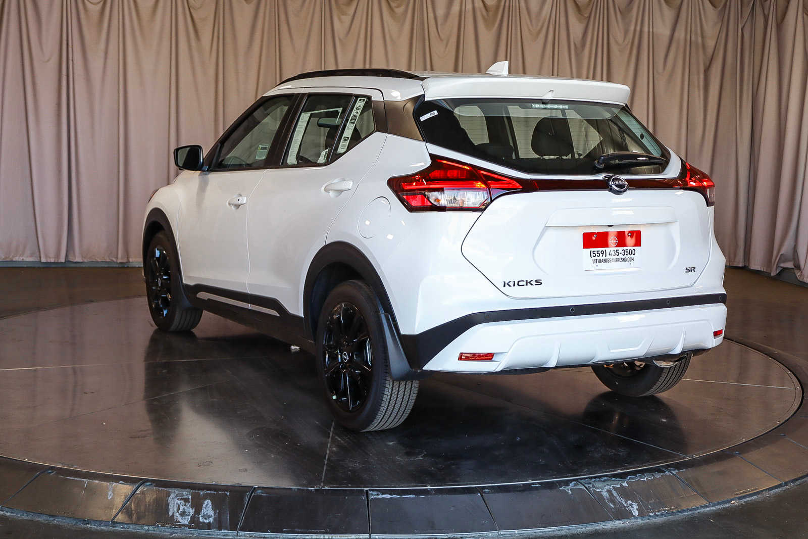 2024 Nissan Kicks SR 2