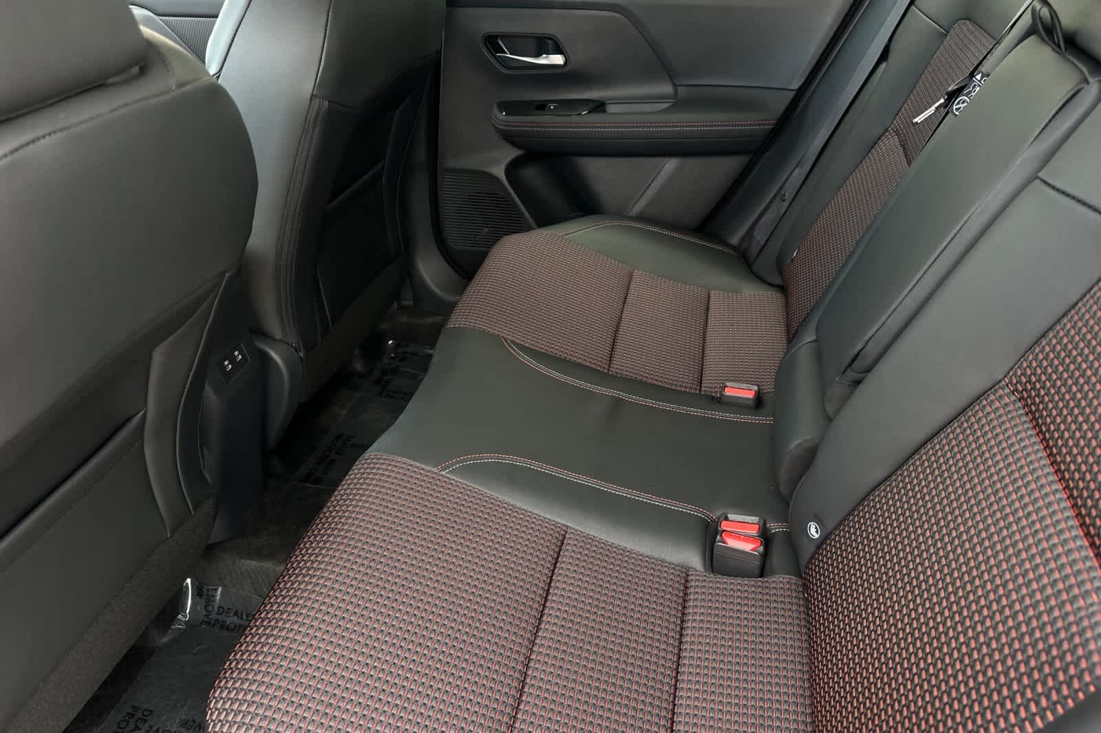 New 2025 Nissan Kicks SR