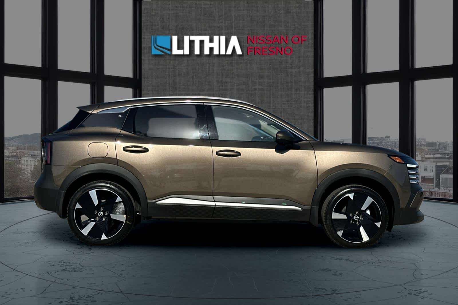 New 2025 Nissan Kicks SR