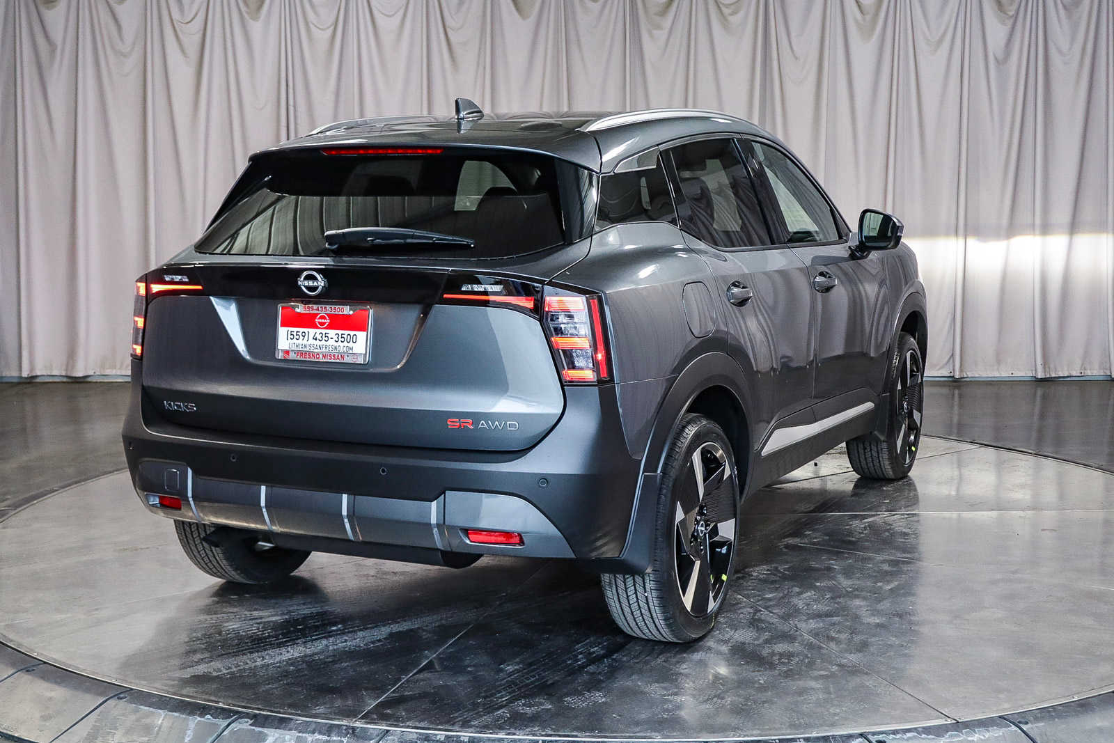 2025 Nissan Kicks SR 4