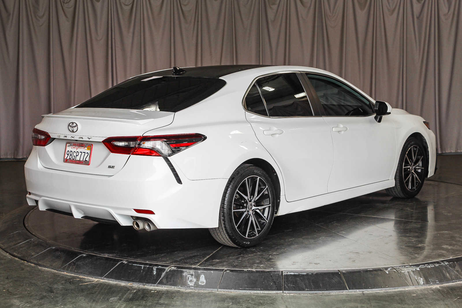 2021 Toyota Camry SE 4