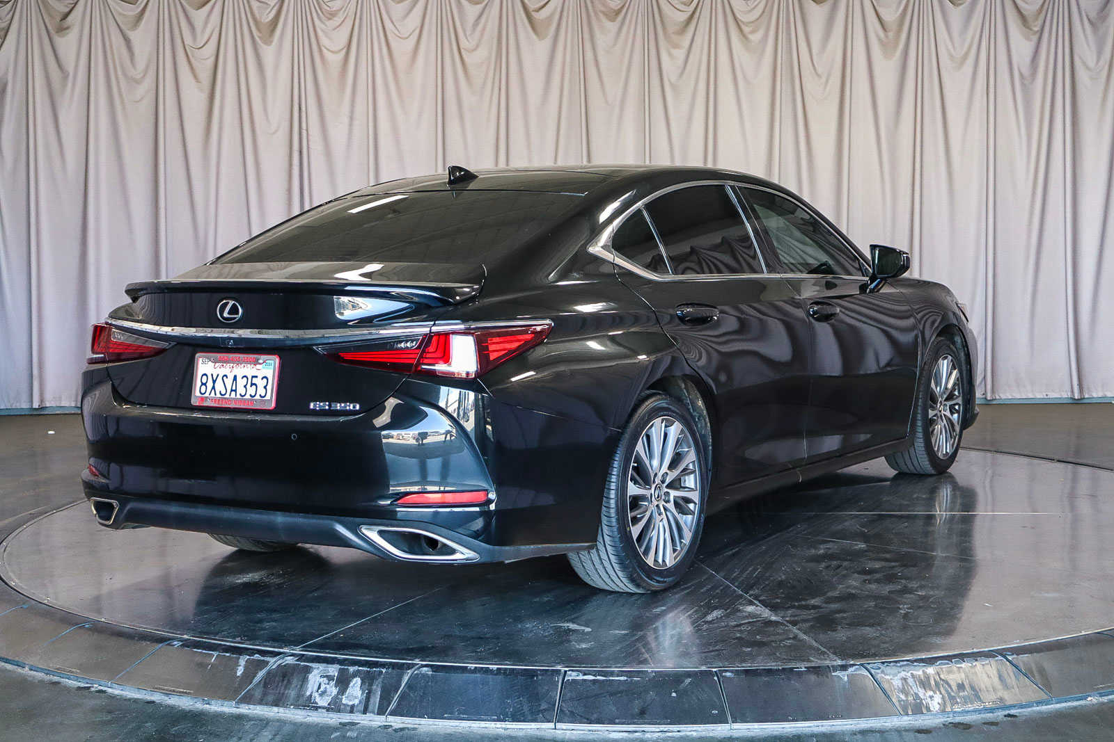 2021 Lexus ES  4