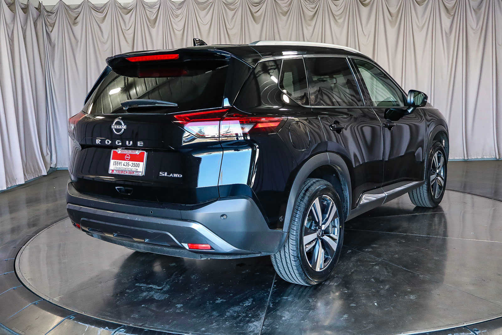 2023 Nissan Rogue SL 4