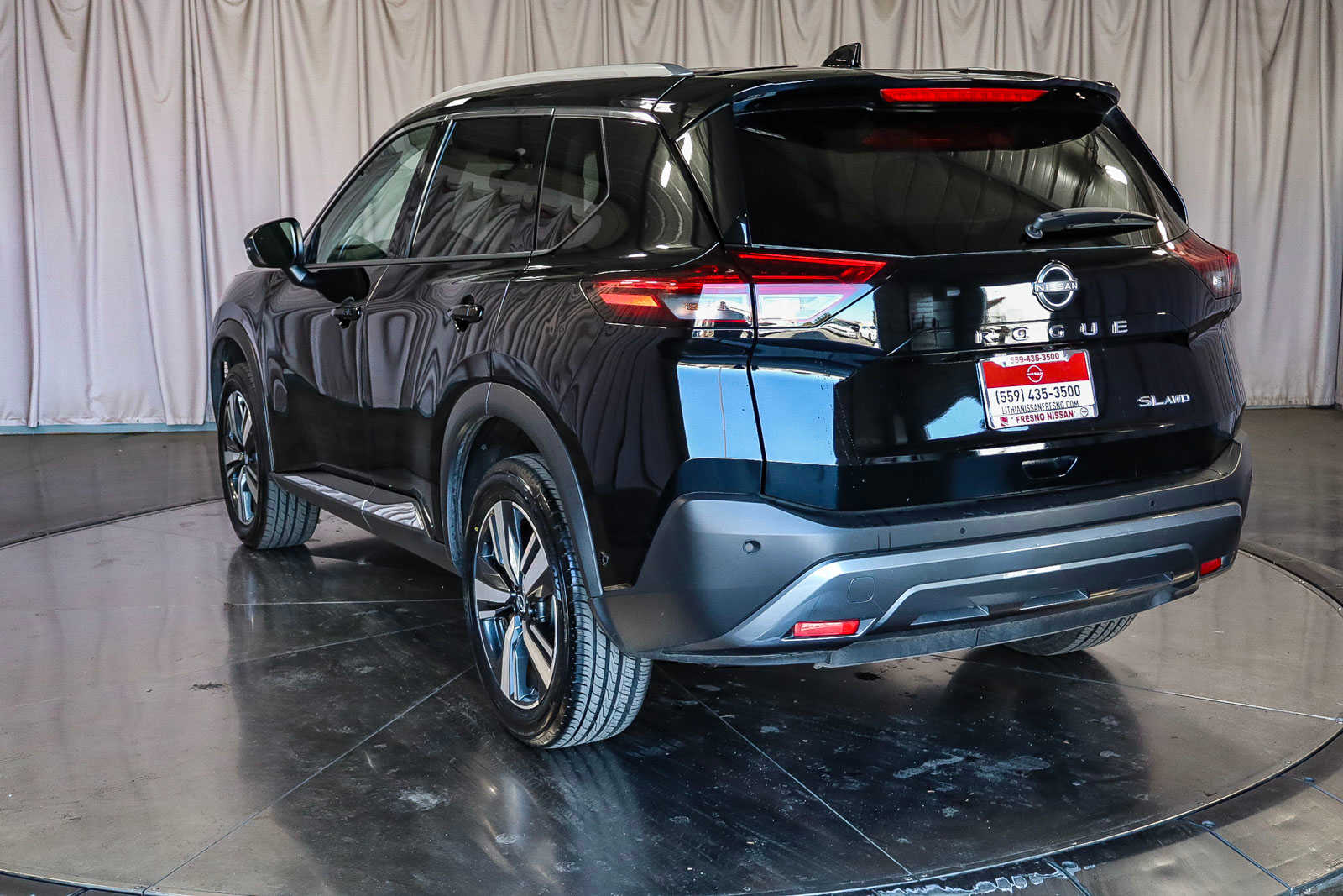 2023 Nissan Rogue SL 2