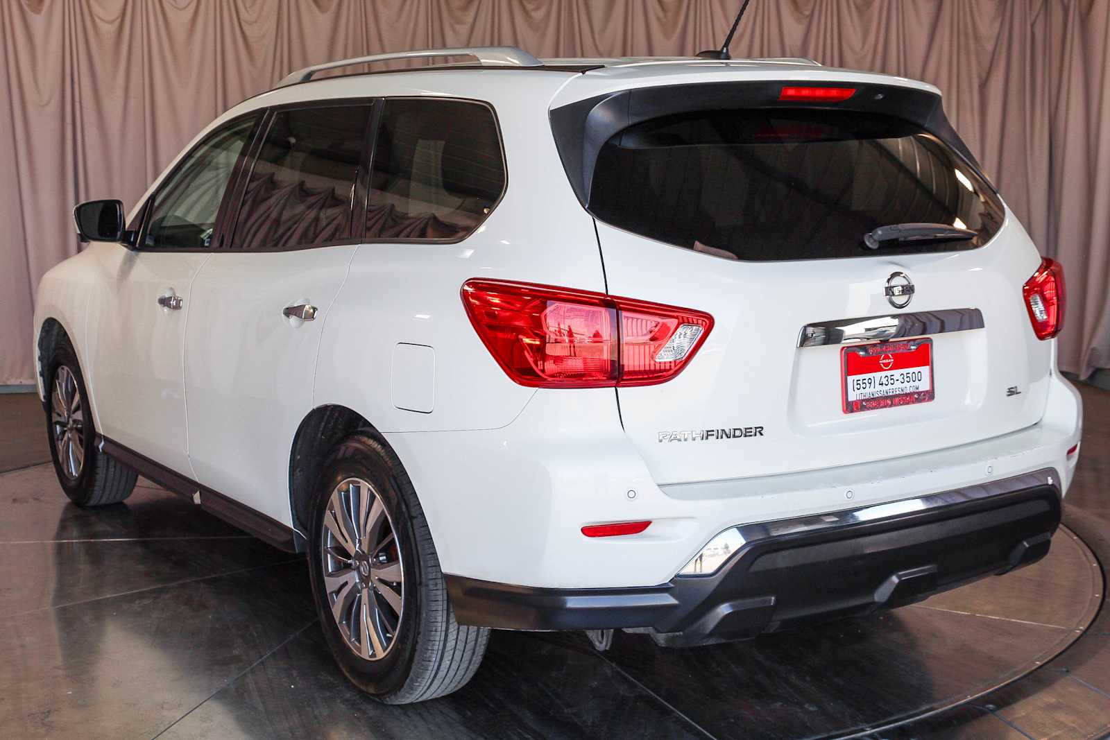 2018 Nissan Pathfinder SL 2