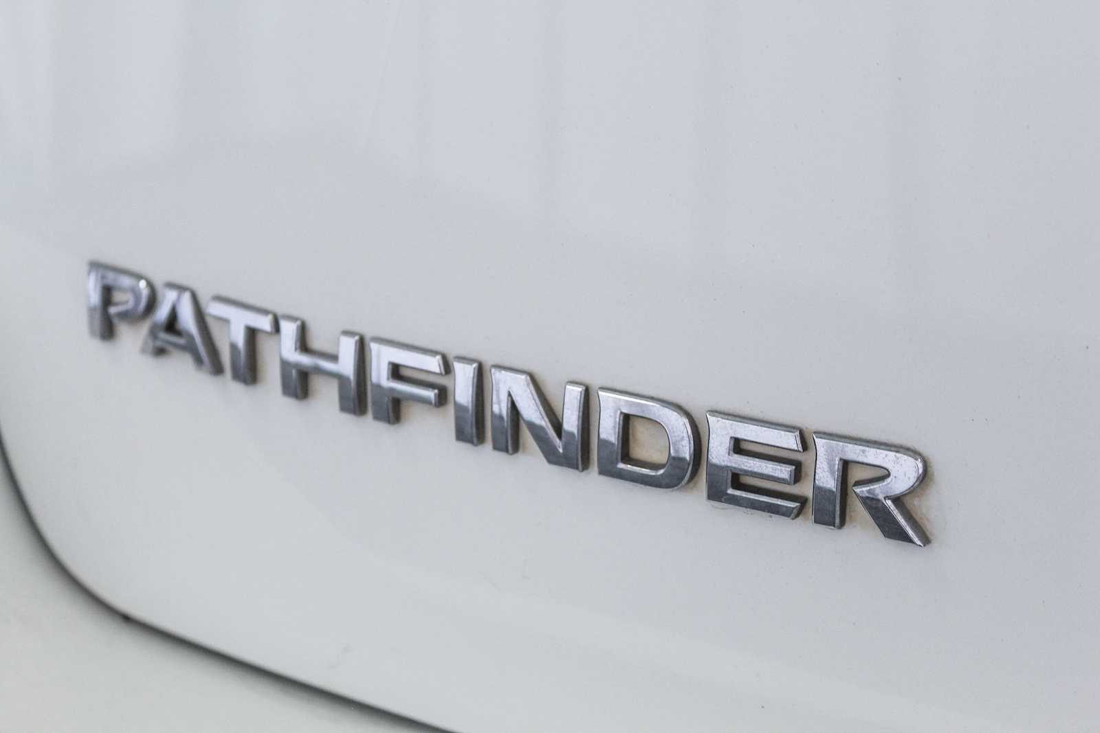 2018 Nissan Pathfinder SL 12