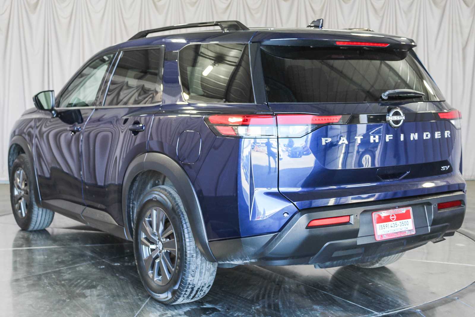 2022 Nissan Pathfinder SV 2