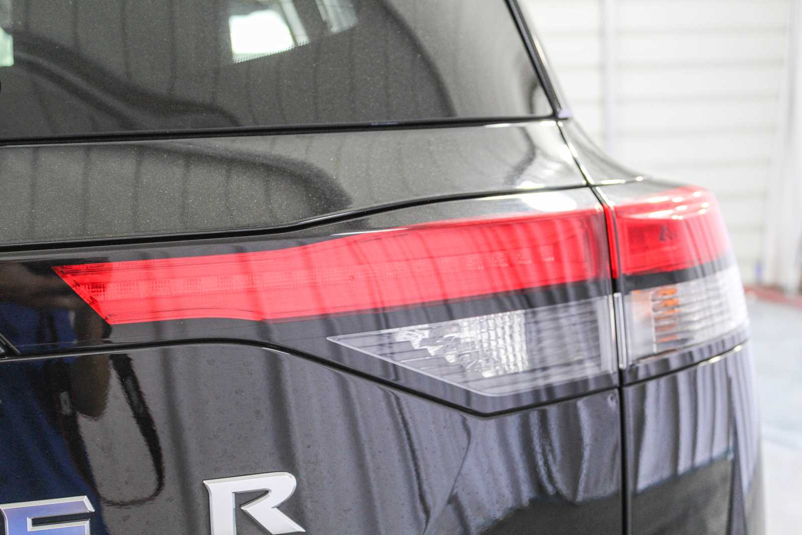 2023 Nissan Pathfinder SV 8