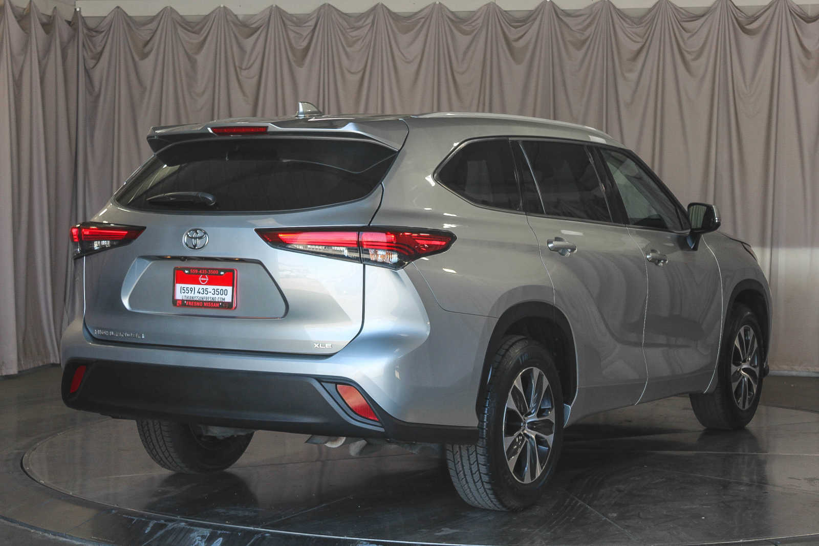 2022 Toyota Highlander XLE 8