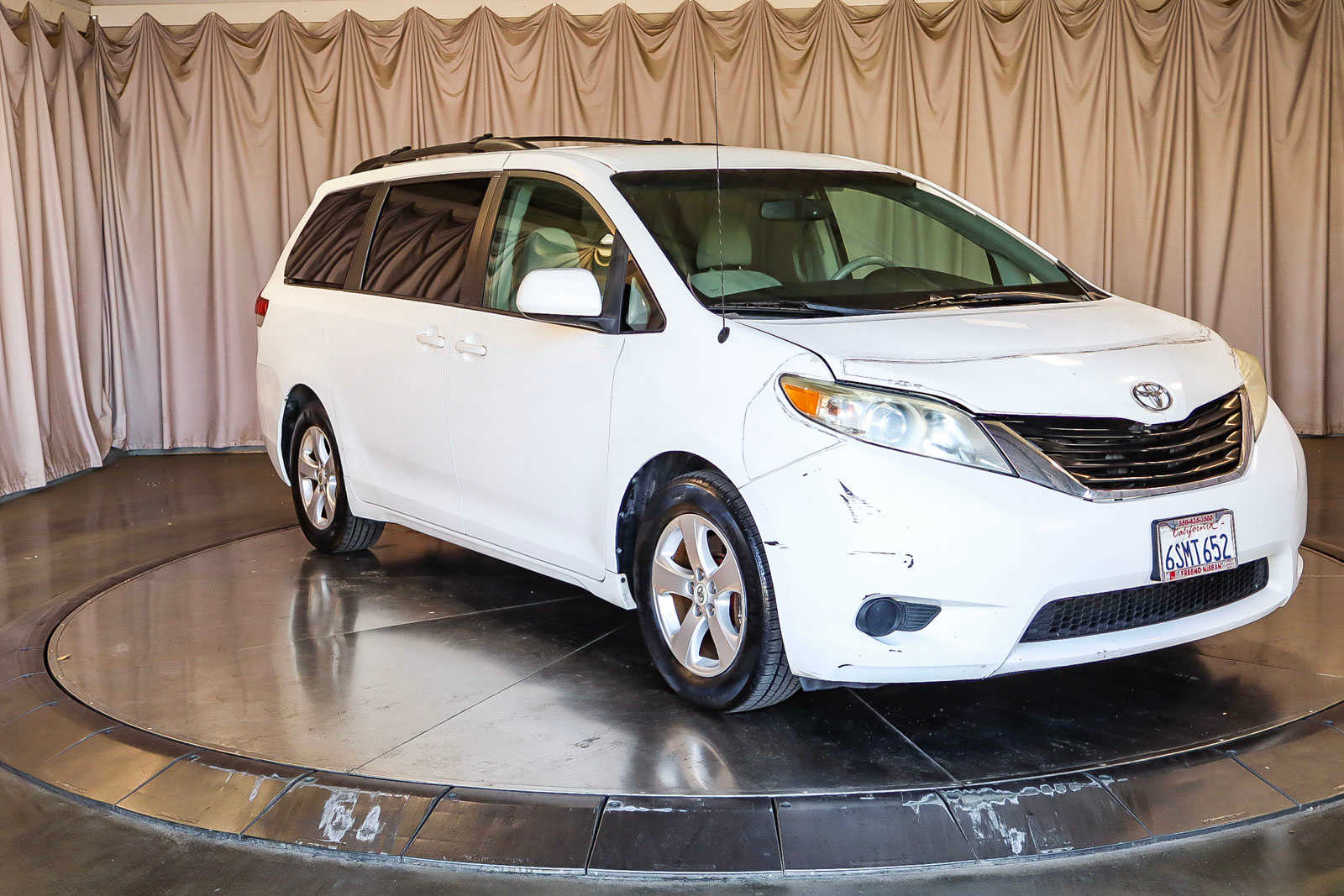 2011 Toyota Sienna LE 5