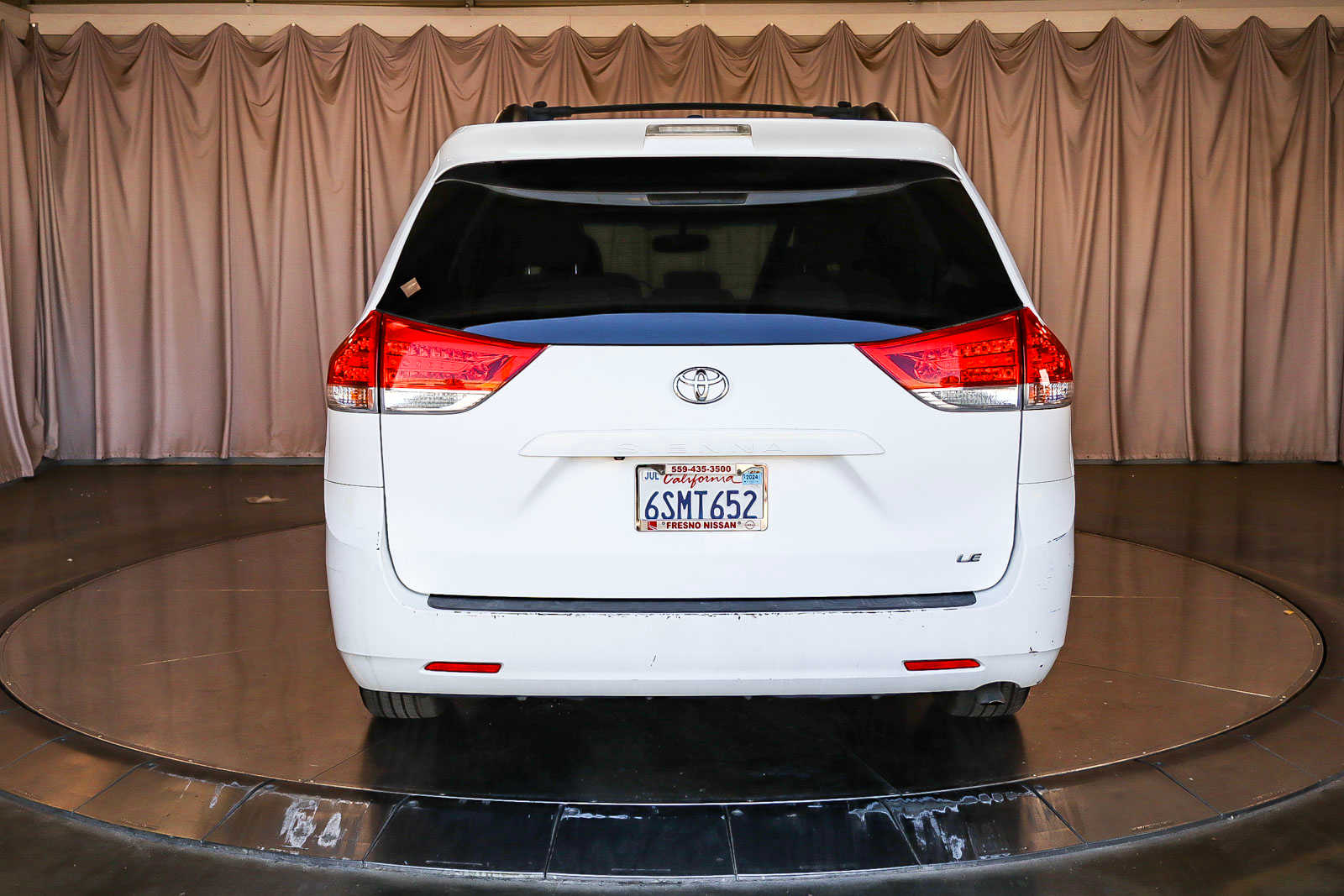 2011 Toyota Sienna LE 3