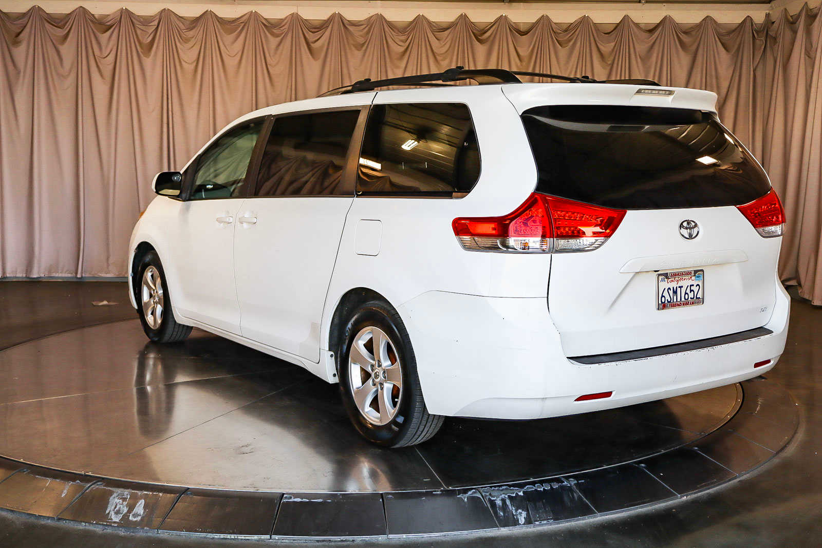 2011 Toyota Sienna LE 2