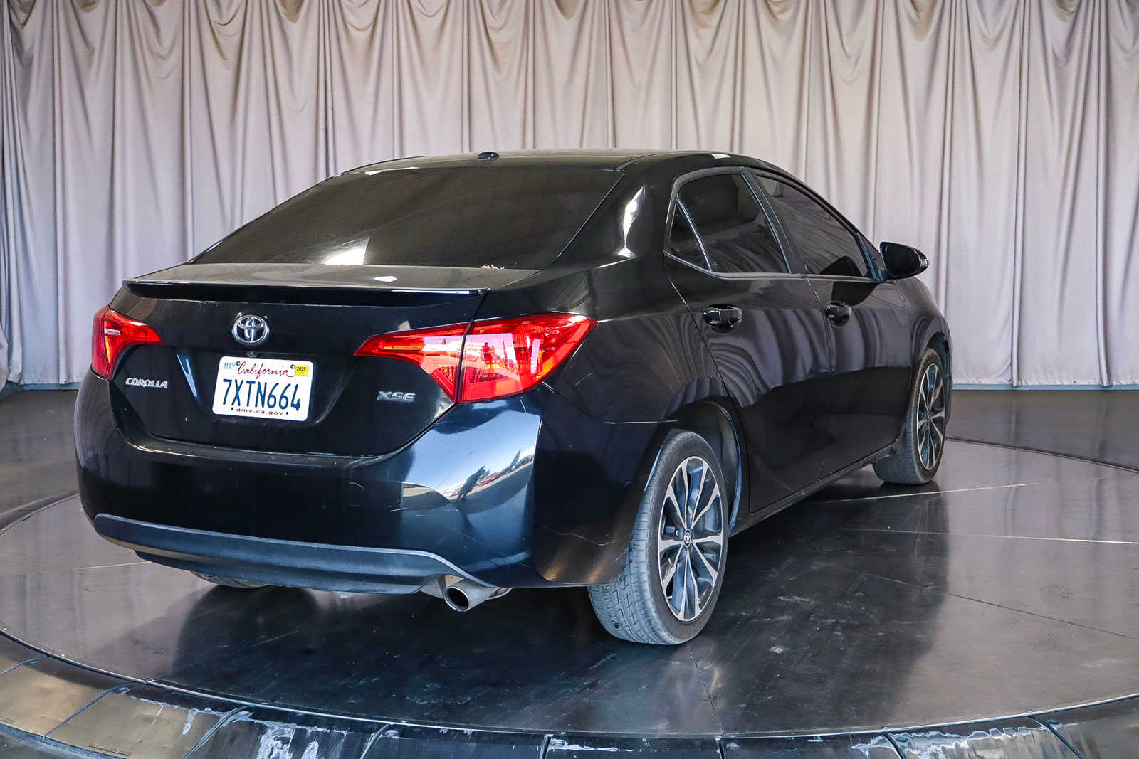 2017 Toyota Corolla XSE 4