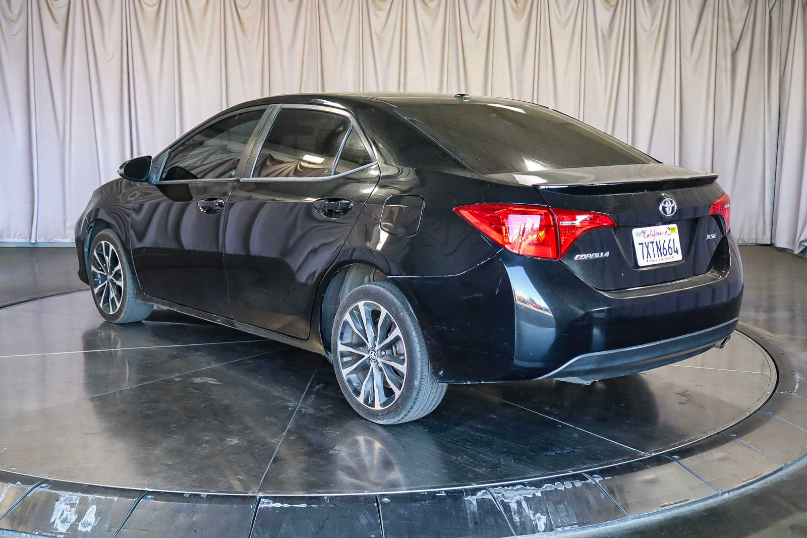 2017 Toyota Corolla XSE 2