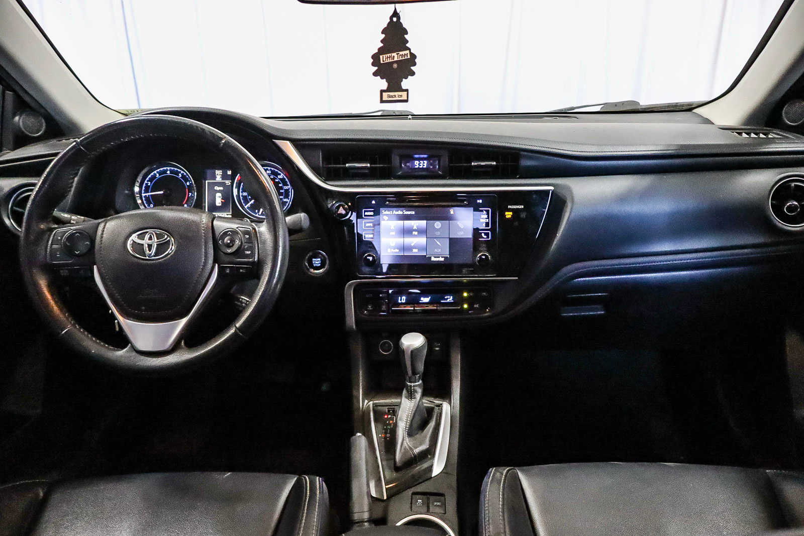 2017 Toyota Corolla XSE 12