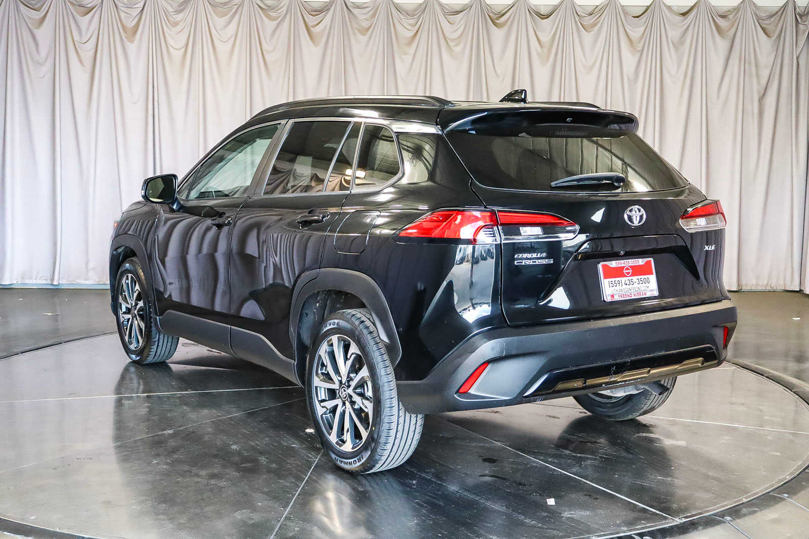 2023 Toyota Corolla Cross XLE 2