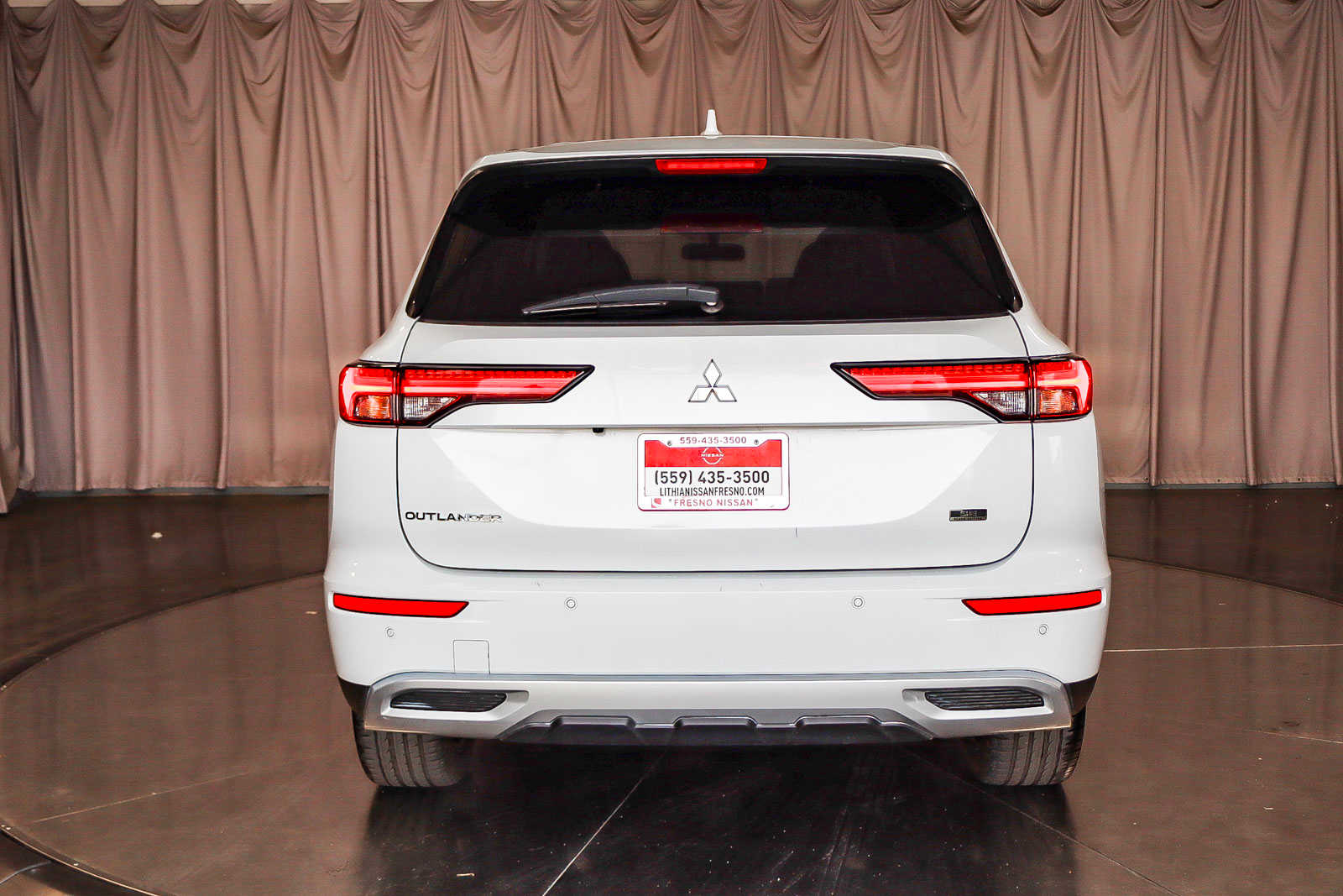 2023 Mitsubishi Outlander SE 3