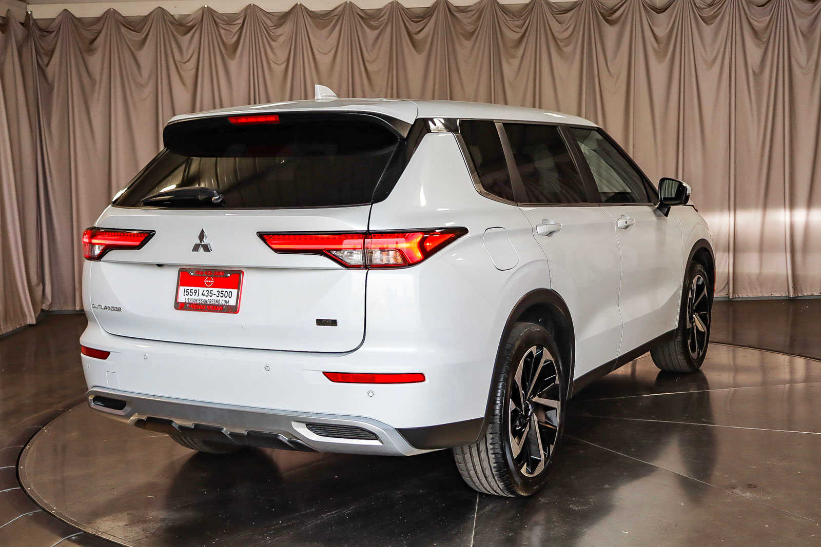 2023 Mitsubishi Outlander SE 4