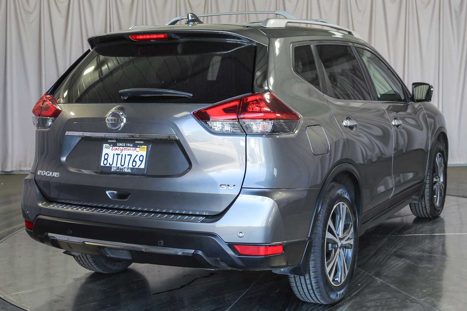 2019 Nissan Rogue SV 4