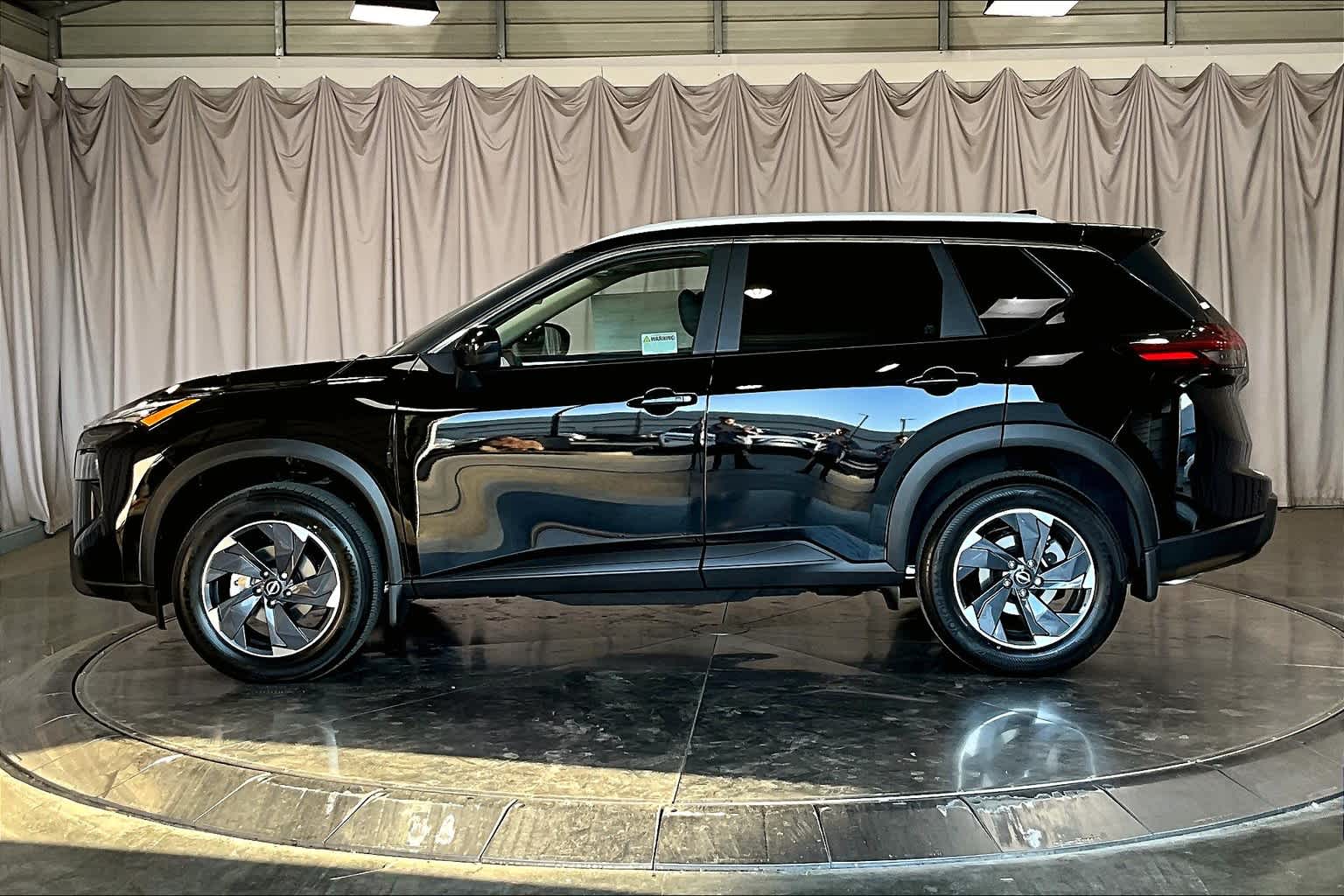 2024 Nissan Rogue SV 3