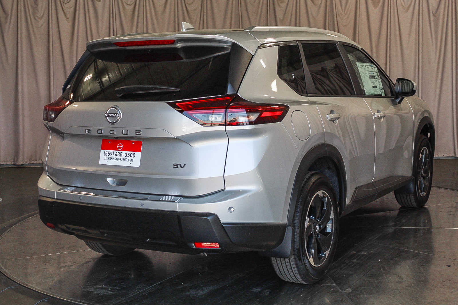 2024 Nissan Rogue SV 4