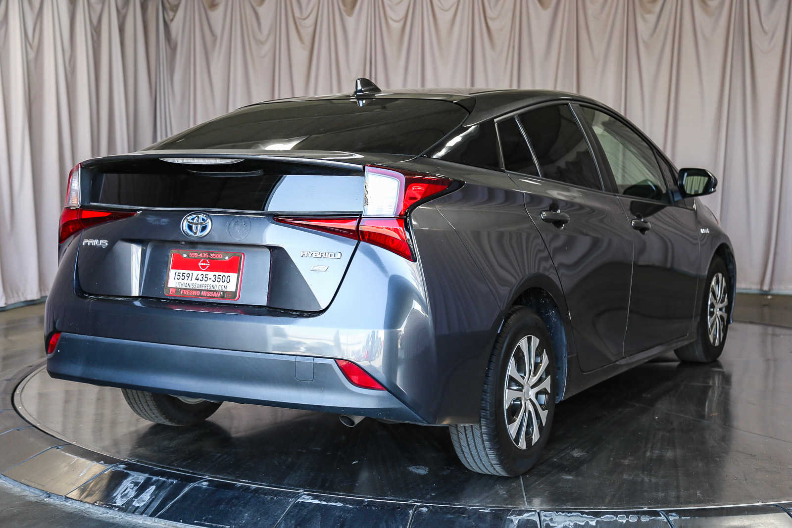 2021 Toyota Prius L Eco 4