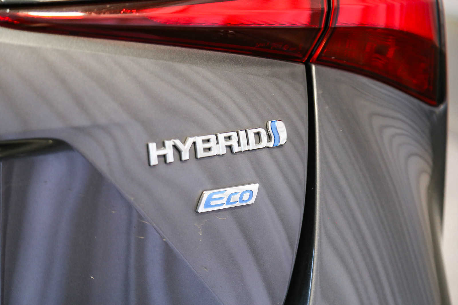 2021 Toyota Prius L Eco 13