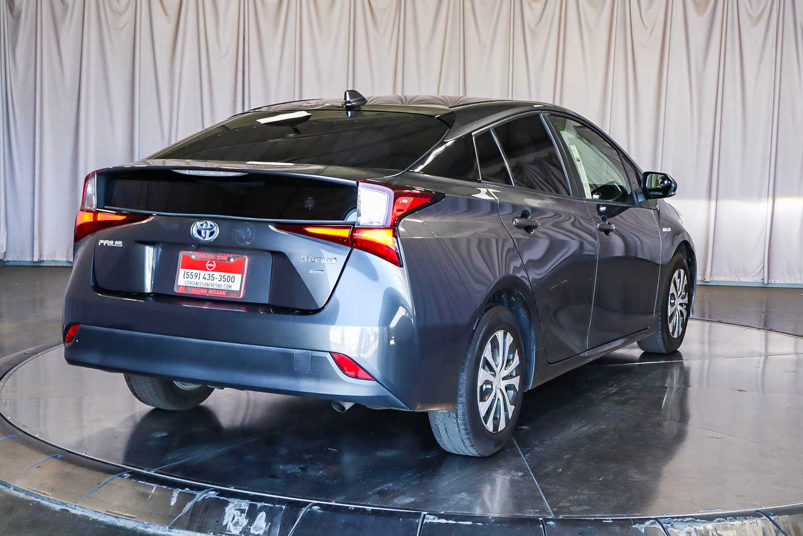 2021 Toyota Prius L Eco 4