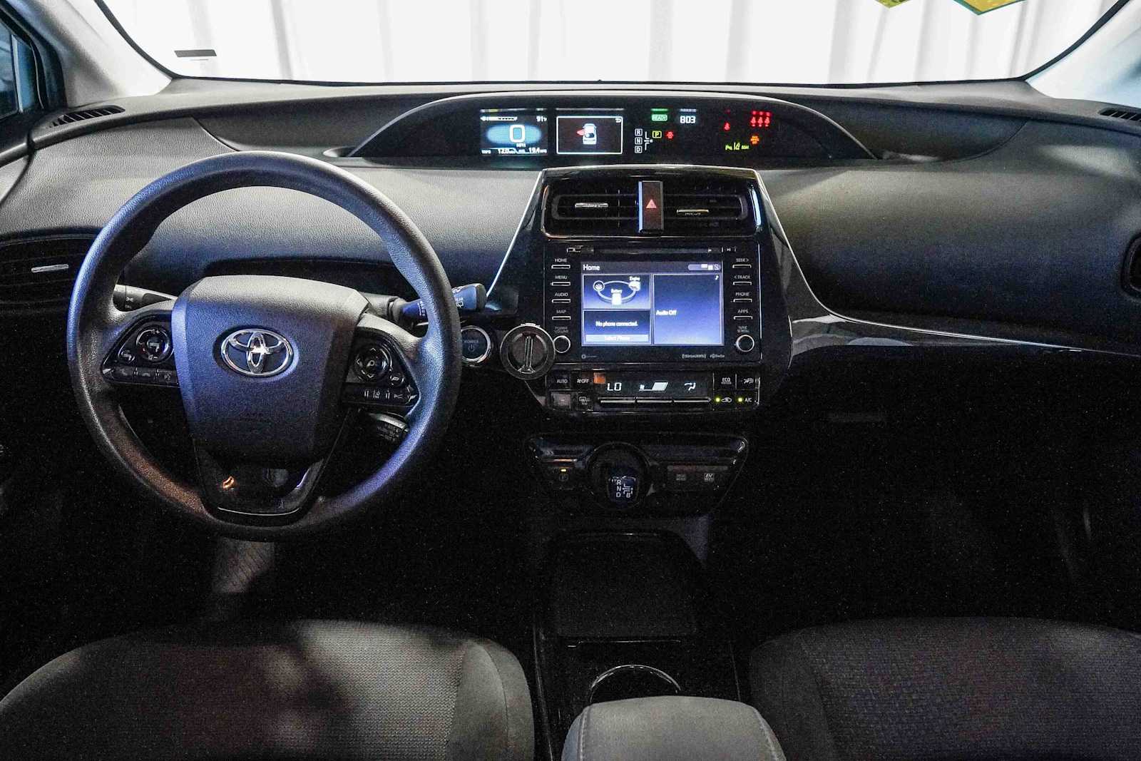 2022 Toyota Prius LE 12