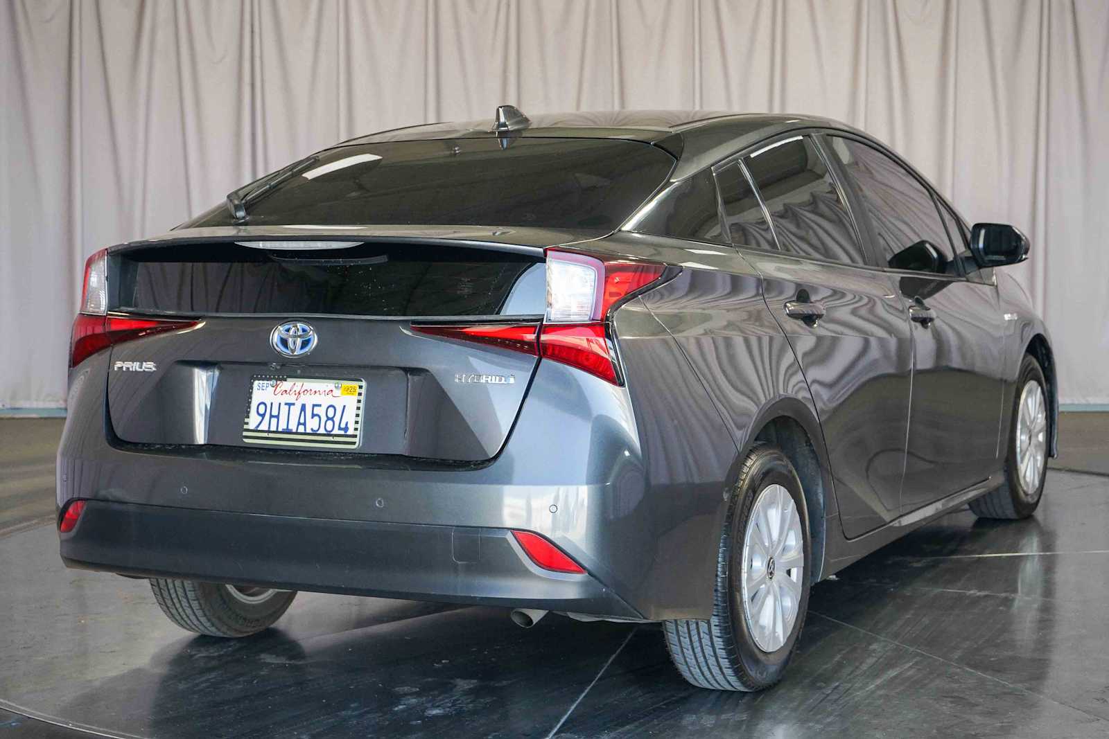 2022 Toyota Prius LE 4