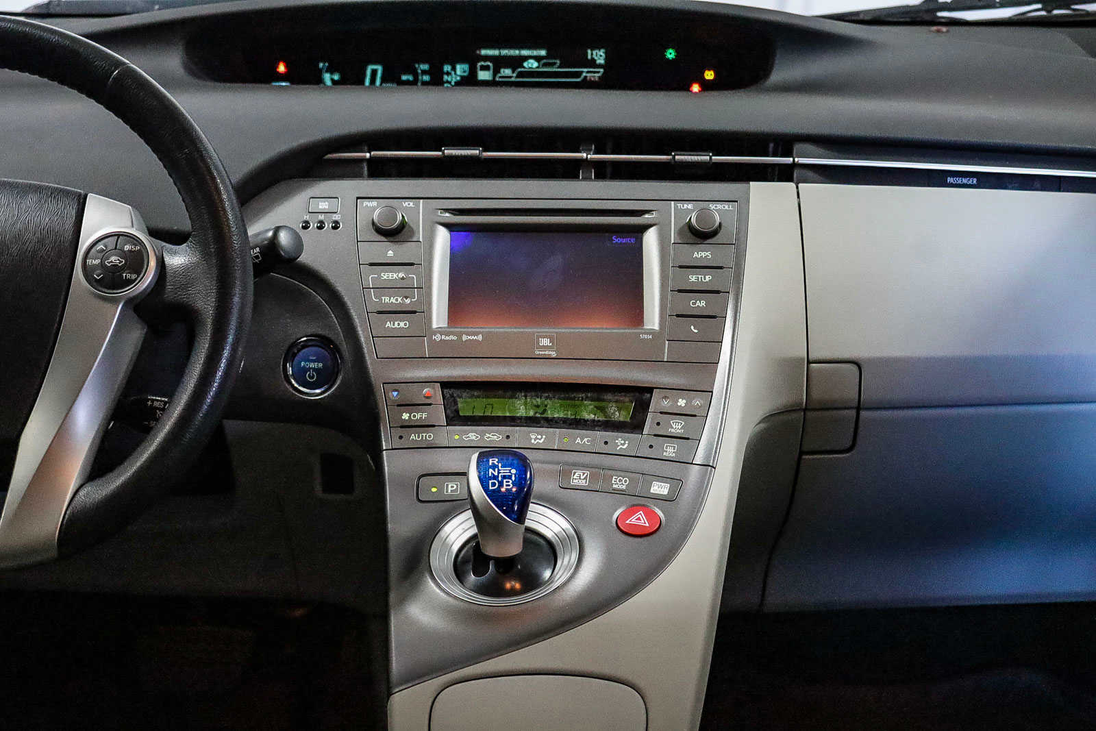 2015 Toyota Prius Five 13