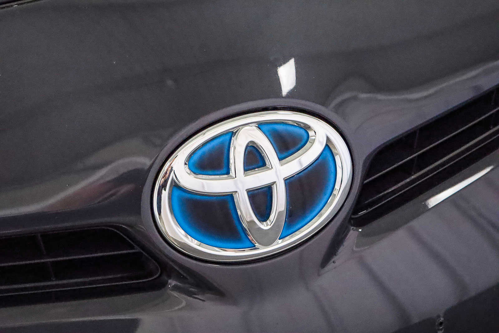 2015 Toyota Prius Five 8