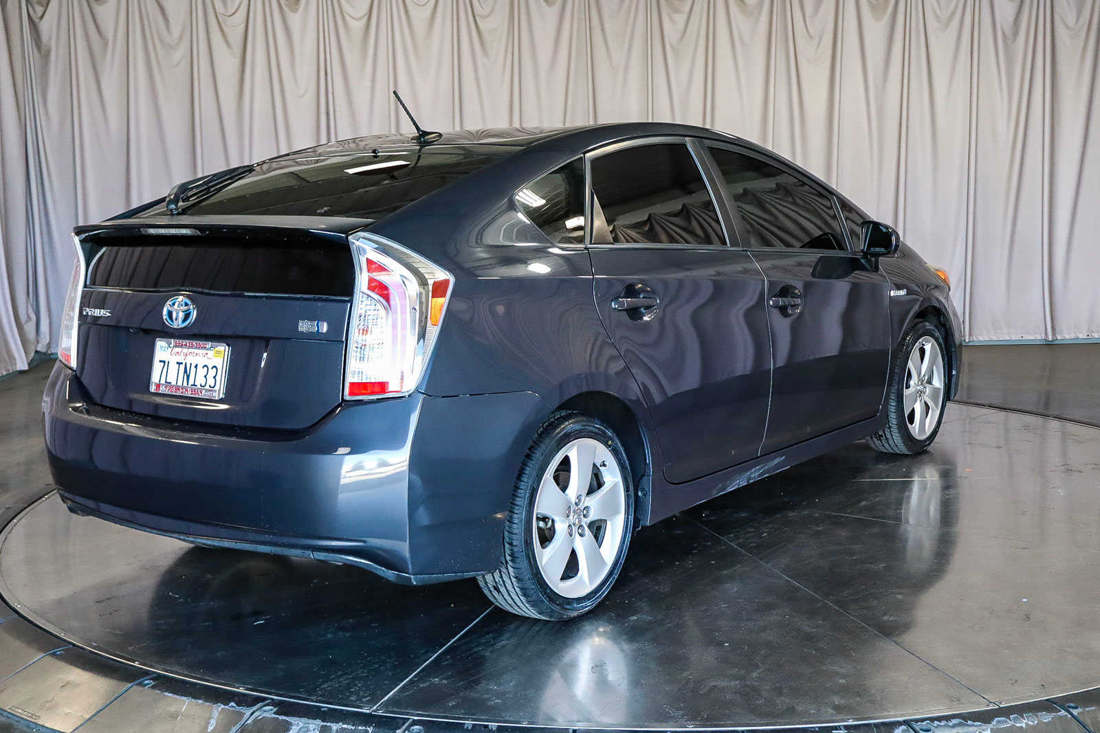 2015 Toyota Prius Five 4